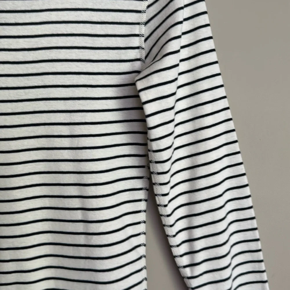NWT- Three Dots vneck 3/4 sleeve striped shirt Egret & black striped, size XS - Picture 7 of 10